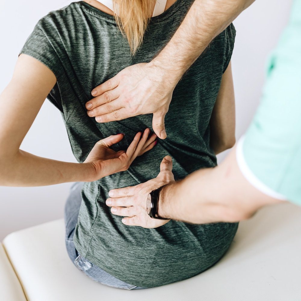 woman receiving chiropractic care